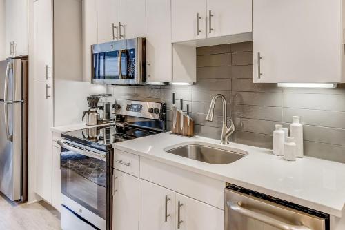 Sentral East Austin at 1630 E Sixth - photo 4