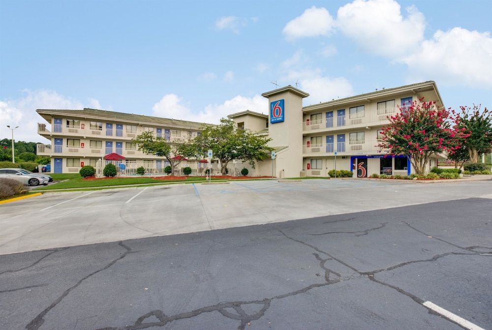 Motel 6 Columbia West - photo 9