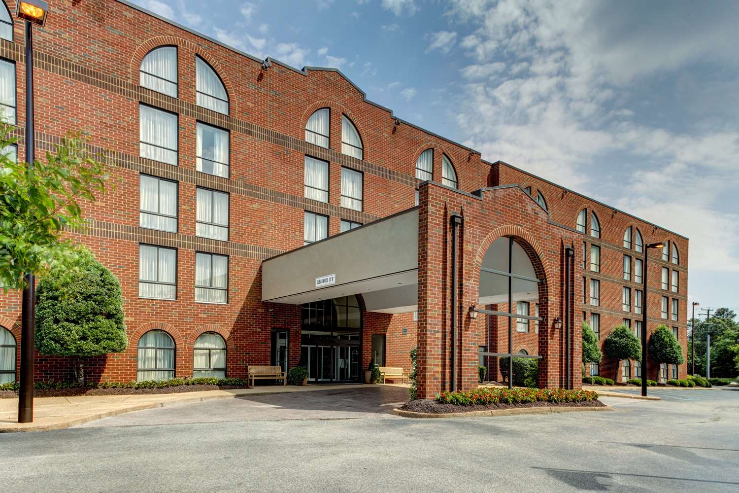 Embassy Suites Williamsburg in Williamsburg, United States