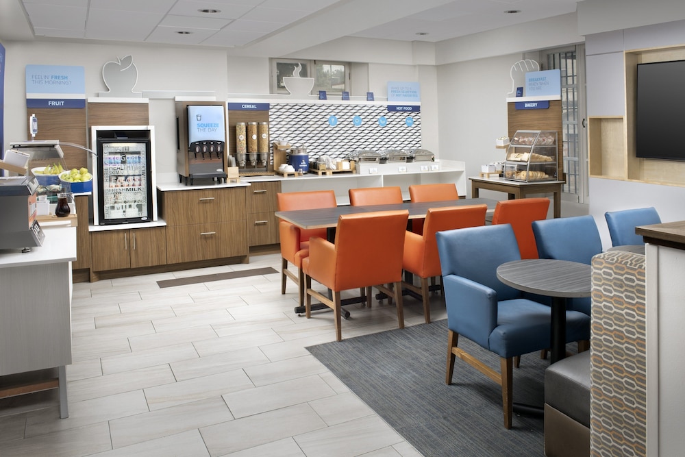 Holiday Inn Express San Antonio N Riverwalk Area by IHG - photo 21