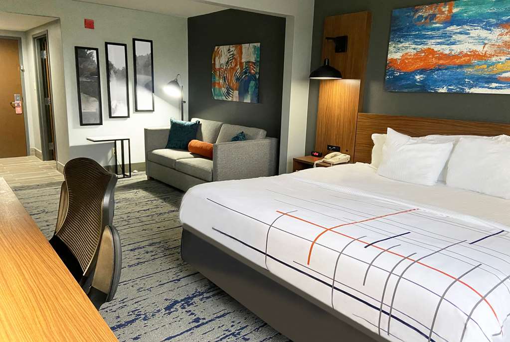 La Quinta Inn & Suites by Wyndham Albany GA - photo 12