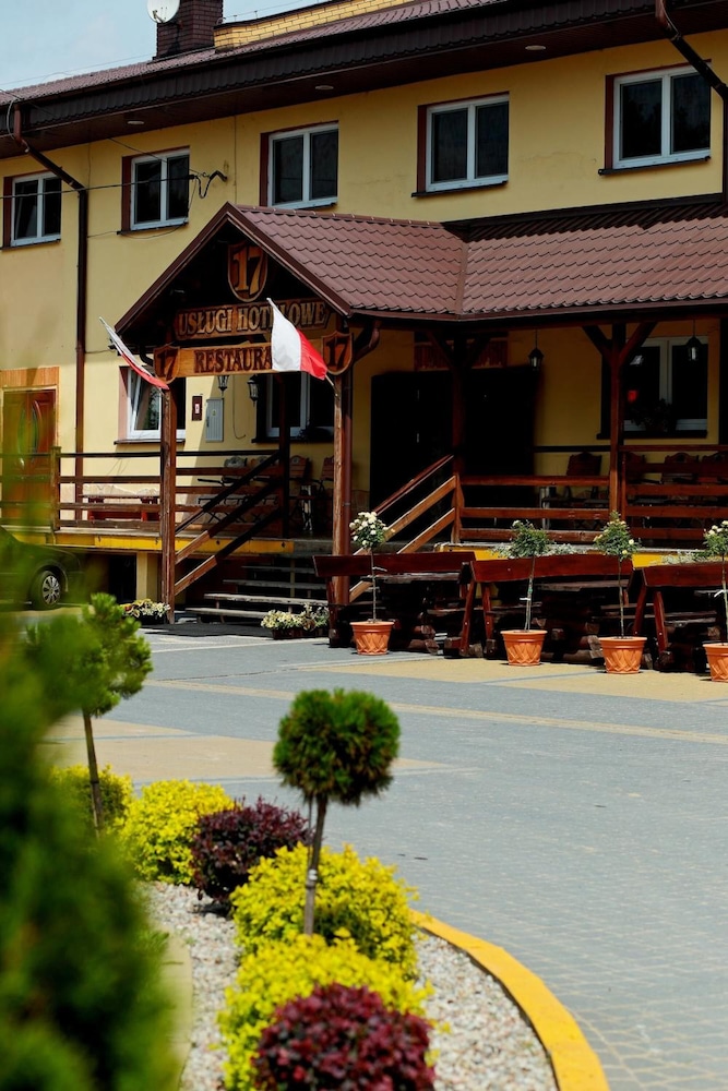 Usługi Hotelowe 17 Zwiedzanie Muzeum Kresów Gratis — hotel in Ostrow Mazowiecka