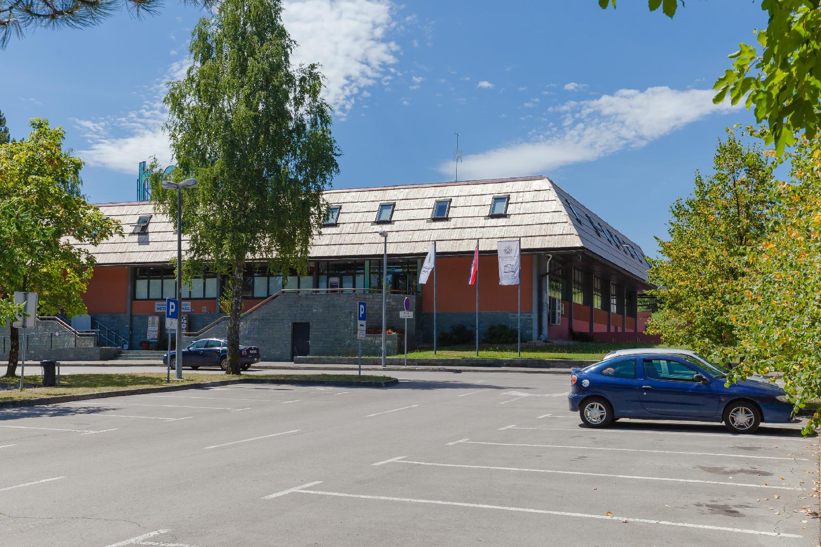 Grabovac Hotel — hotel in Rakovica