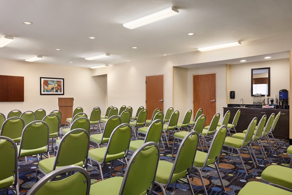 Holiday Inn Express Hotel & Suites Edmond by IHG - photo 59