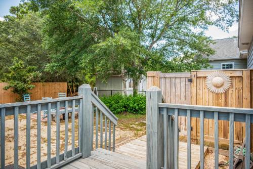 9th Street Sandy Feet by Oak Island Accommodations - photo 19
