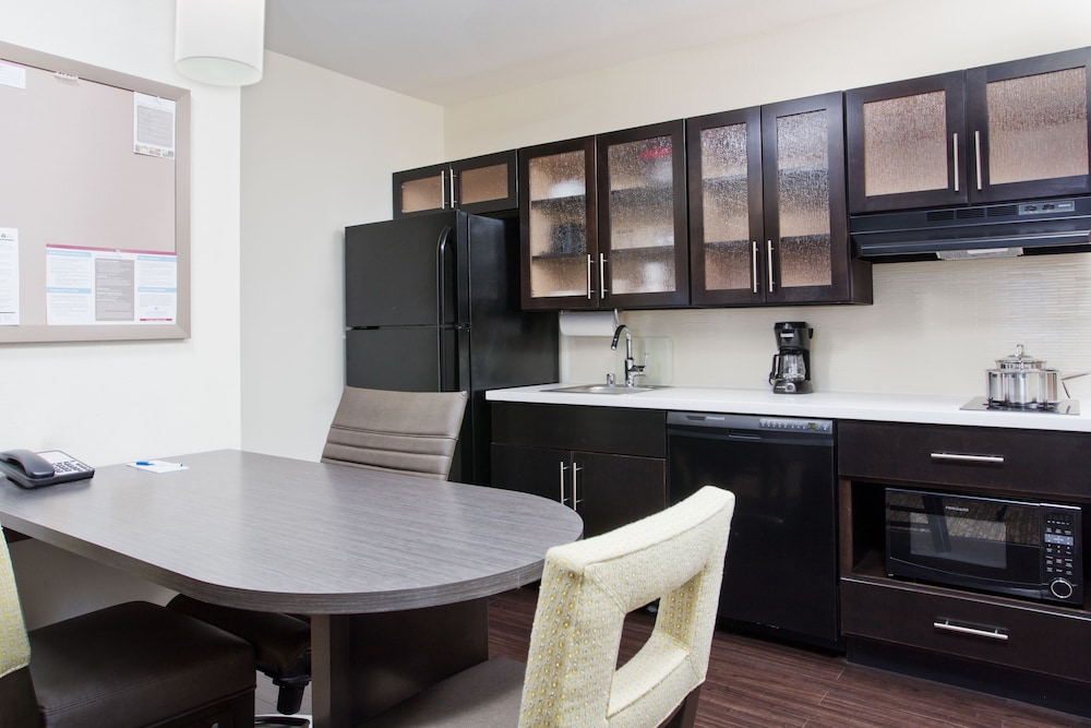 Candlewood Suites Fort Campbell Oak Grove by IHG - photo 17