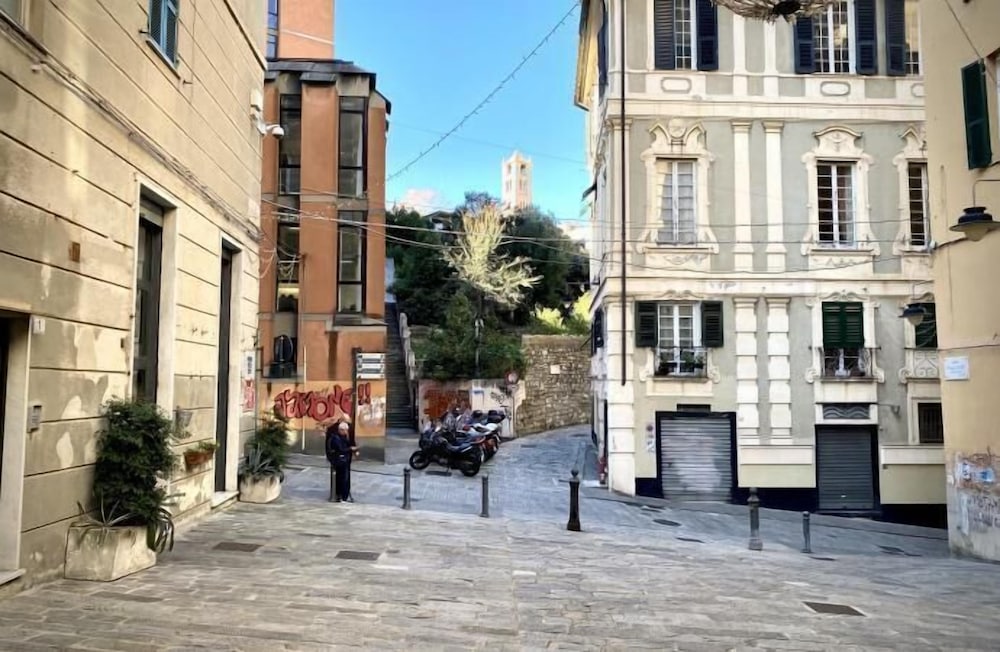 Splendida Dimora Negri — 4-Star Luxury Hotel in Genoa, Italy