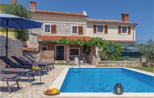 4 Bedroom Cozy Home In Liznjan — 4-Star Luxury Hotel in Liznjan, Croatia