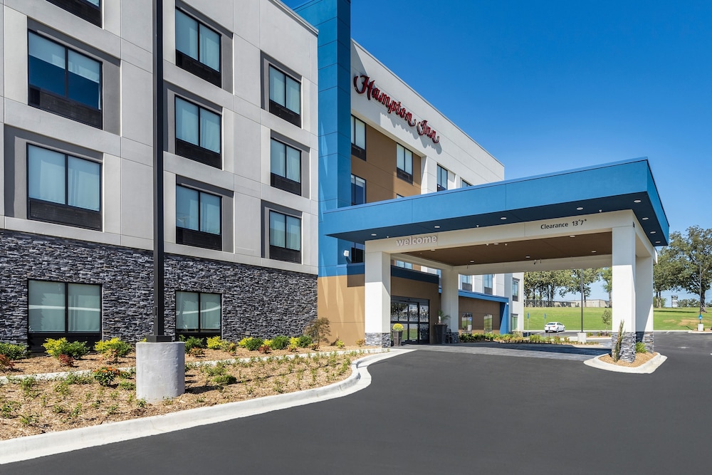 Hampton Inn Batesville - photo 32