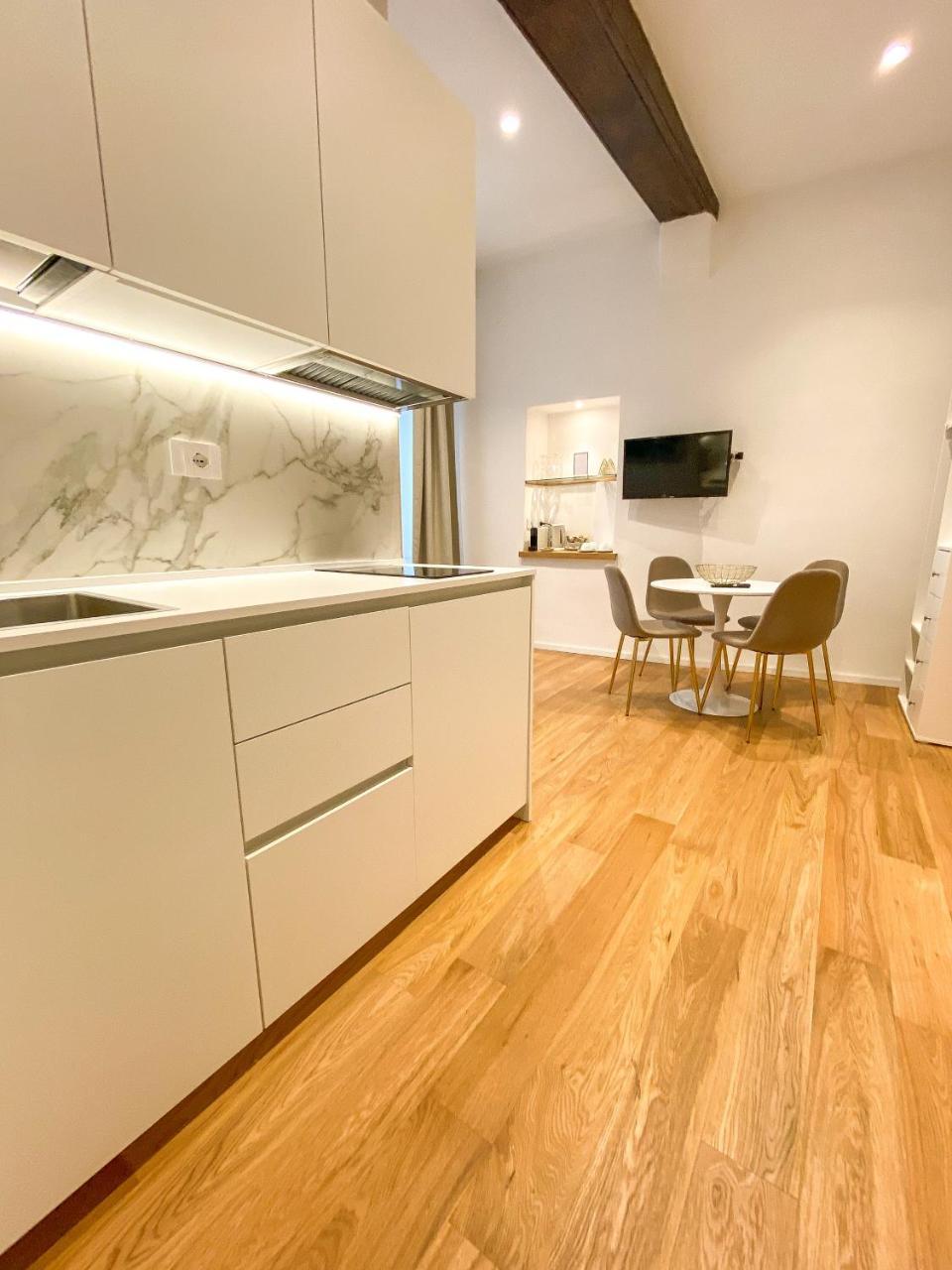 La Ripa Camere Vernazza Stradivari Apartment — 4-Star Luxury Hotel in Vernazza, Italy