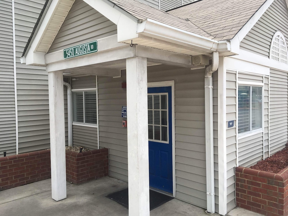 InTown Suites Extended Stay Savannah GA - photo 24