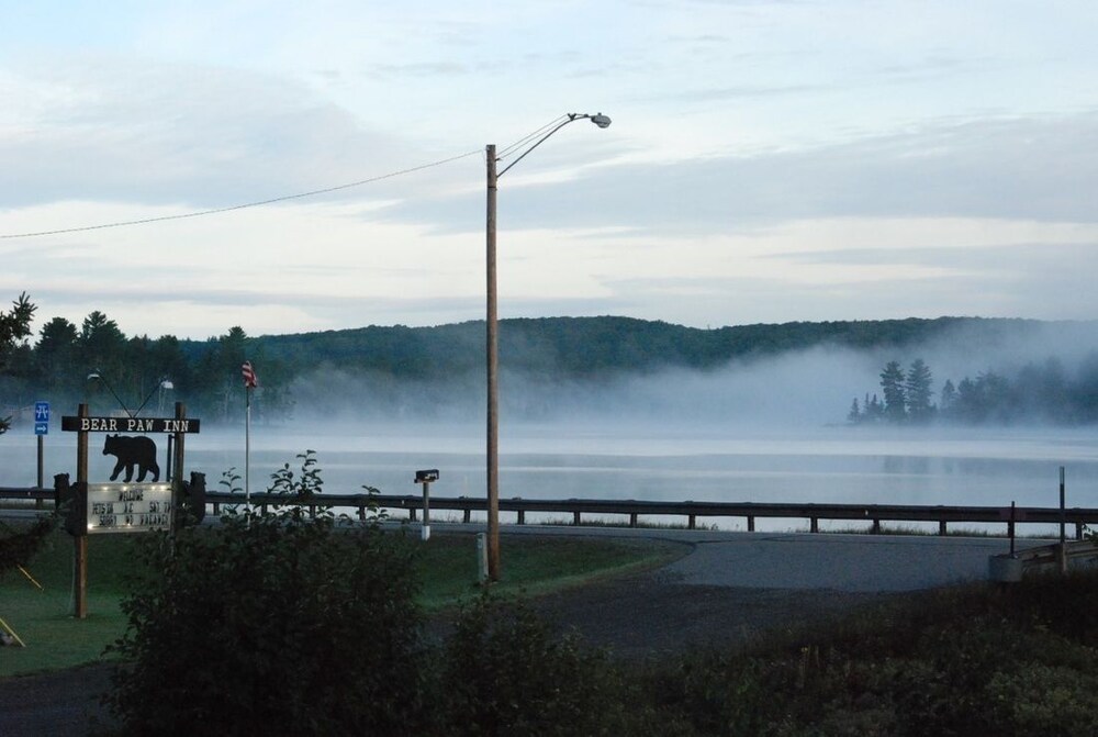 Bear Paw Inn - photo 17