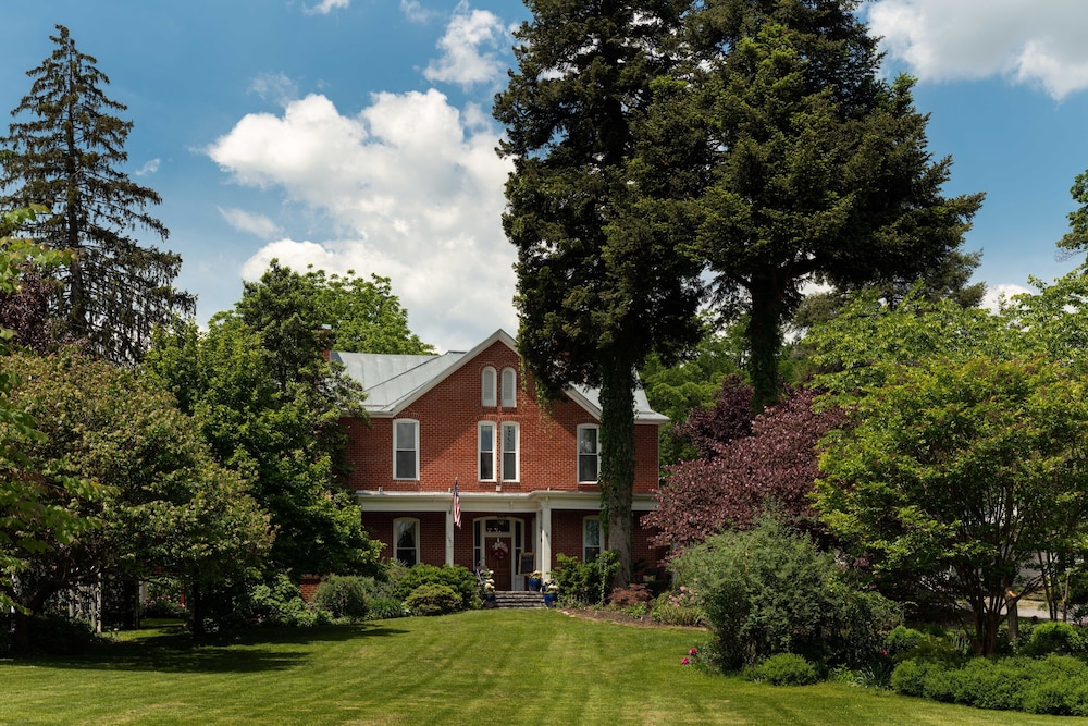 South Court Inn — 4-Star Luxury Hotel in Luray, United States