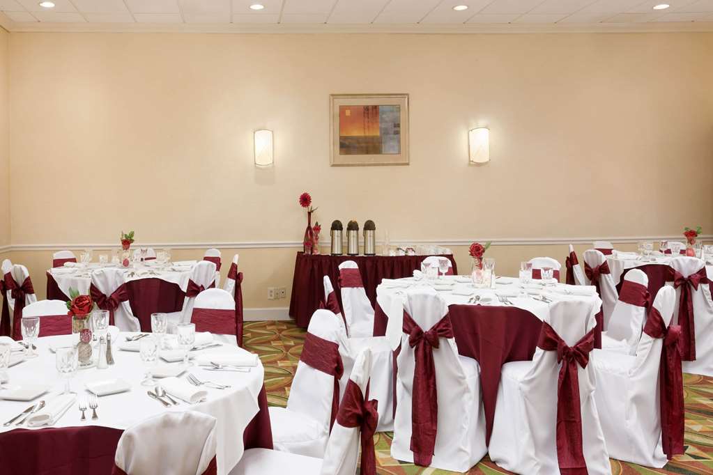 Ramada by Wyndham Newark Wilmington - photo 12