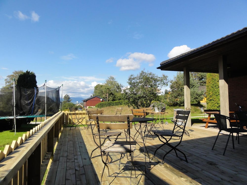 Lunde Vandrerhjem - carbon neutral hotel in Lunde