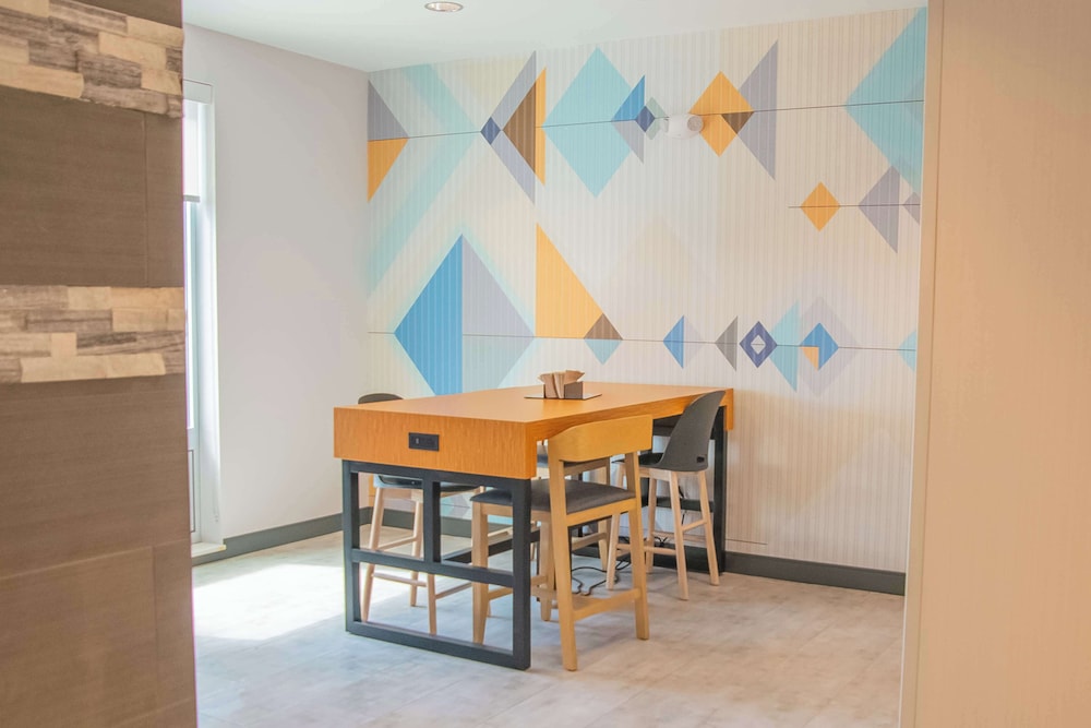 Home2 Suites by Hilton Logansport - photo 42