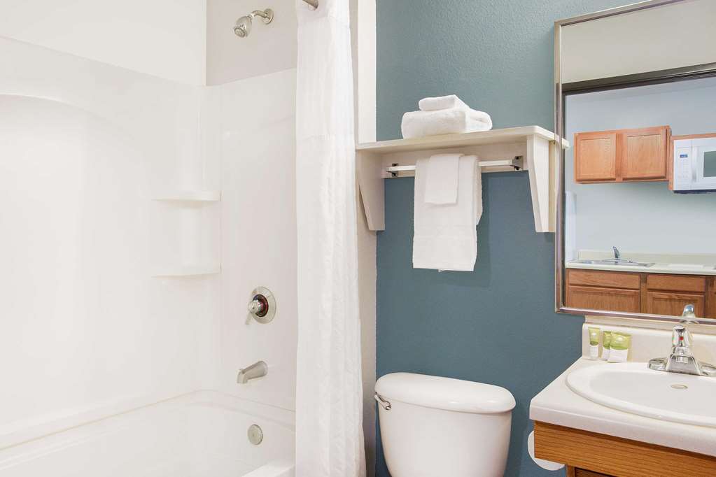 WoodSpring Suites Charlotte Shelby - photo 14