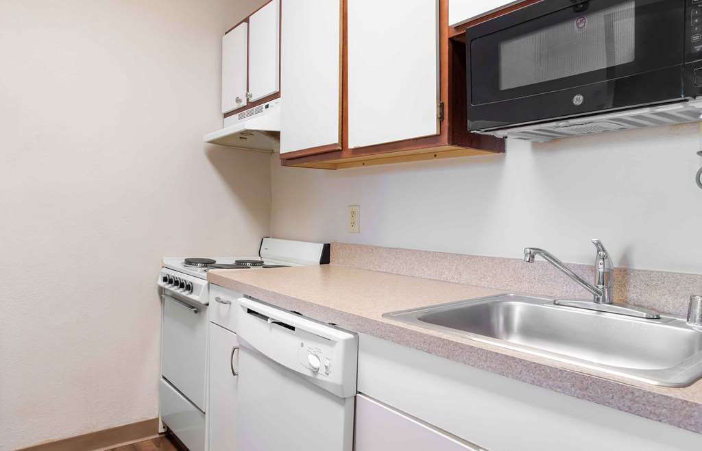 Extended Stay America Suites Houston Northwest Hwy 290 - photo 29