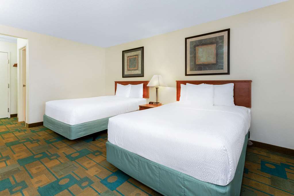 La Quinta Inn by Wyndham Chicago Willowbrook - photo 11