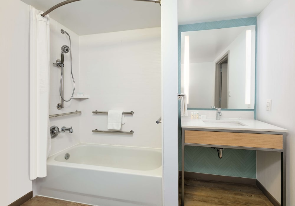 Hilton Garden Inn Irvine East Lake Forest - photo 19