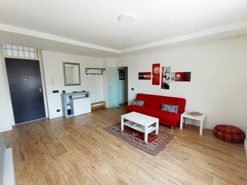 Guesthouse Del Tribunale — 4-Star Luxury Hotel in Bari, Italy
