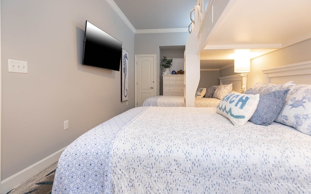Phoenix Gulf Towers 2502 2 Bedroom Condo - photo 8