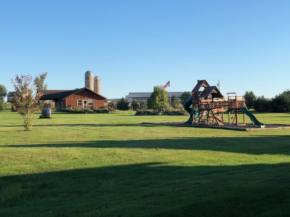 Sunset Pines Resort - photo 12