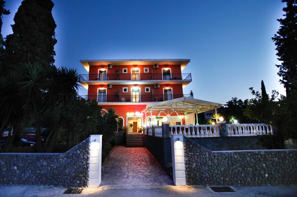 Pyrros Hotel