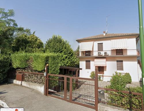 Peschieraview Apartment 1st Floor X4 — 4-Star Luxury Hotel in Peschiera Del Garda, Italy