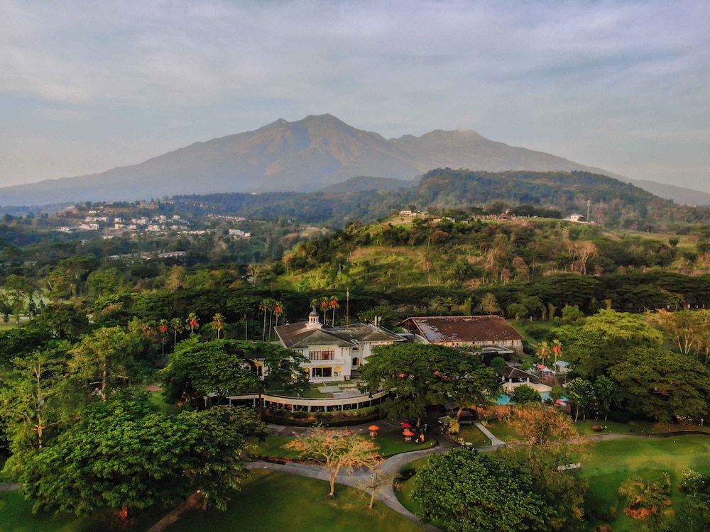 Taman Dayu Golf Club And Resort — Prigen