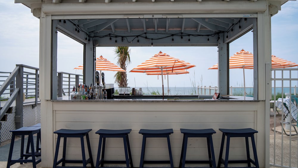Crystal Coast Oceanfront Hotel - photo 14