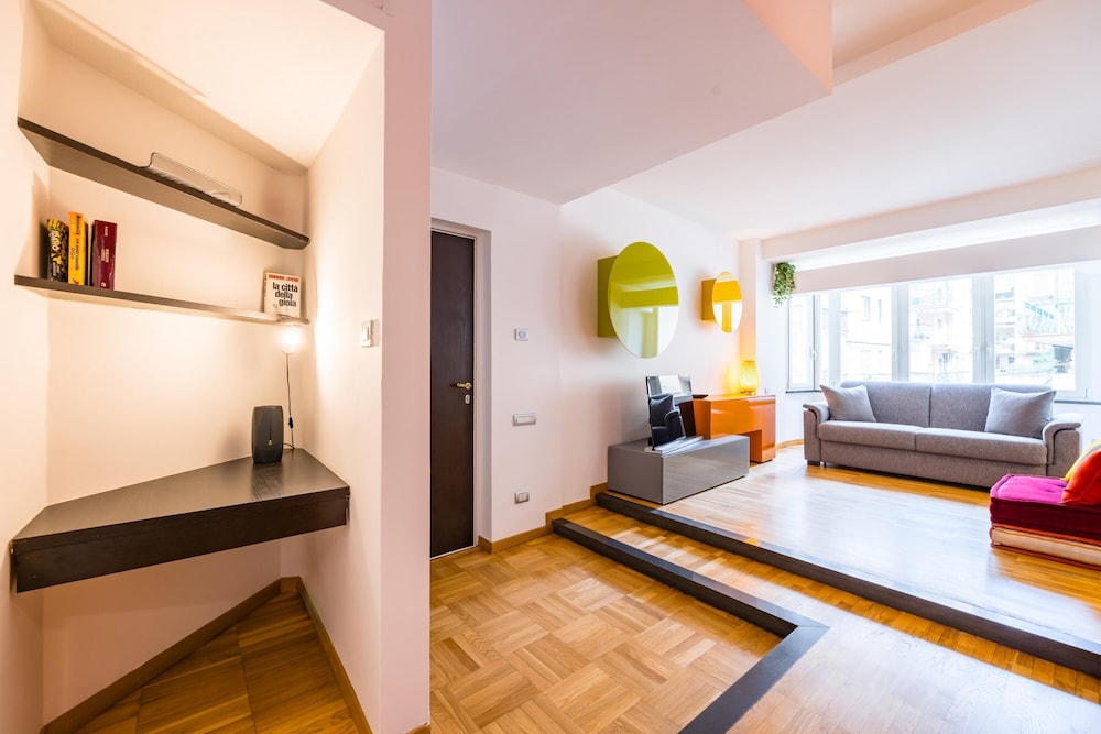 Fresh and Trendy Flat at Vomero — 4-Star Luxury Hotel in Naples, Italy