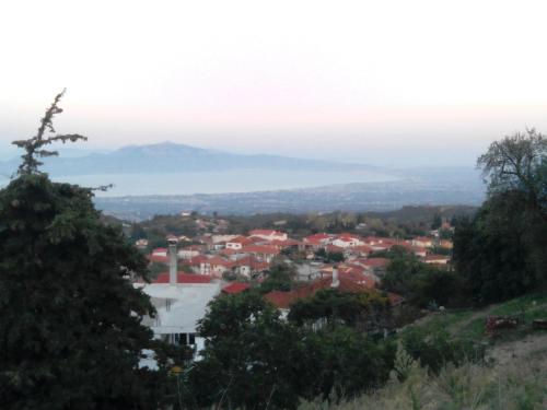 Sto Dimeiko - carbon neutral hotel in Kryoneri