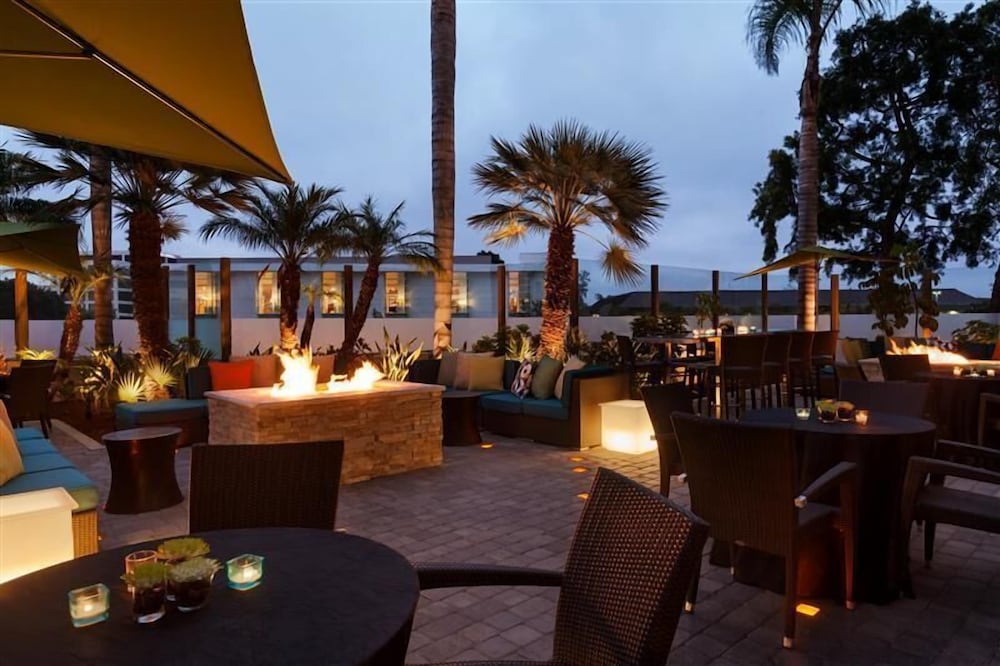 Embassy Suites by Hilton San Diego La Jolla - photo 45