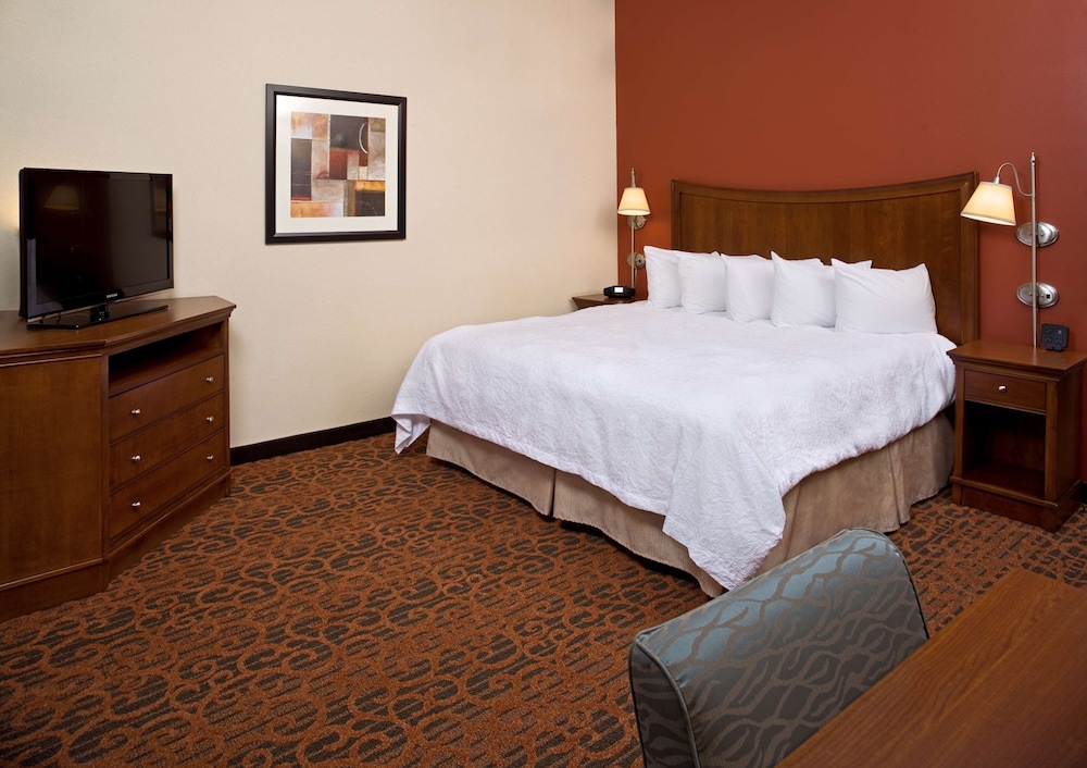Hampton Inn & Suites Pittsburgh Meadow Lands - photo 11