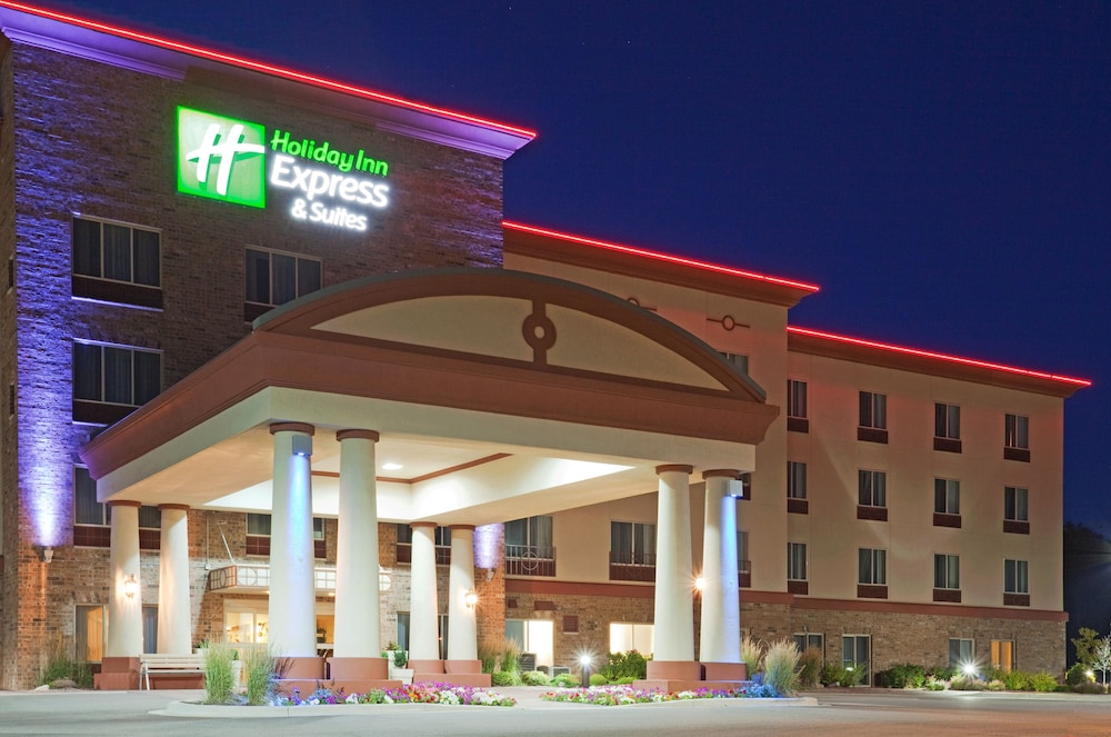 Holiday Inn Express Hotel & Suites Wausau by IHG - photo 27