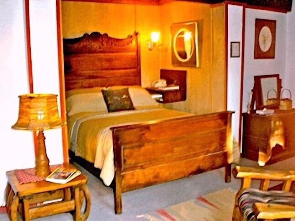 Whistler's Inn Bed & Breakfast - photo 18