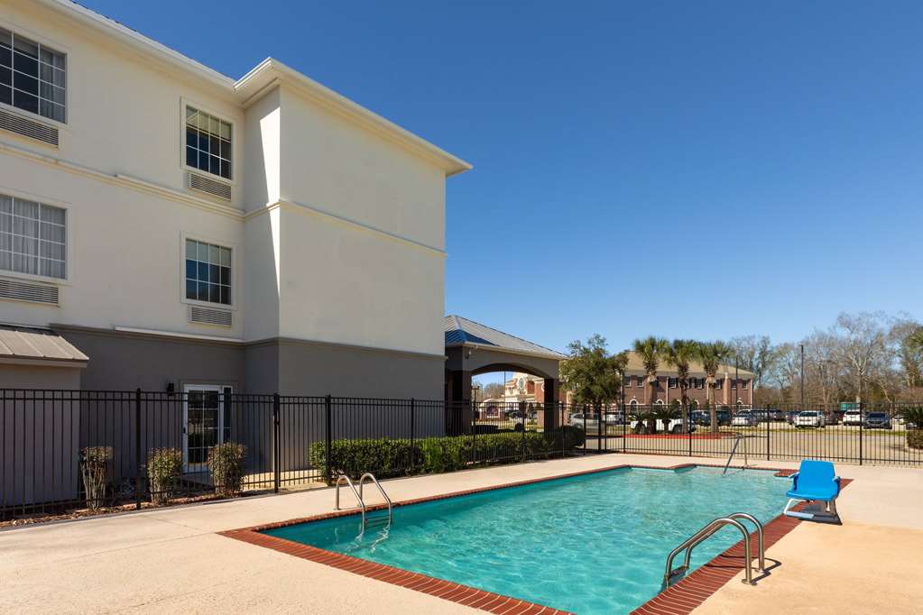 La Quinta Inn & Suites by Wyndham Houma - photo 39