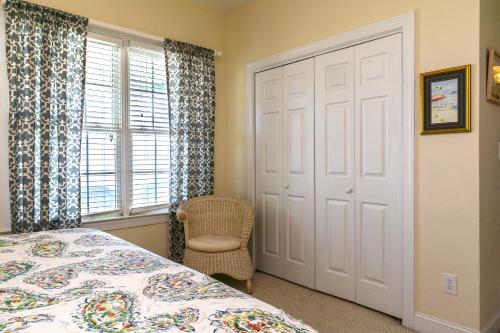 Beach Joy by Oak Island Accommodations - photo 25