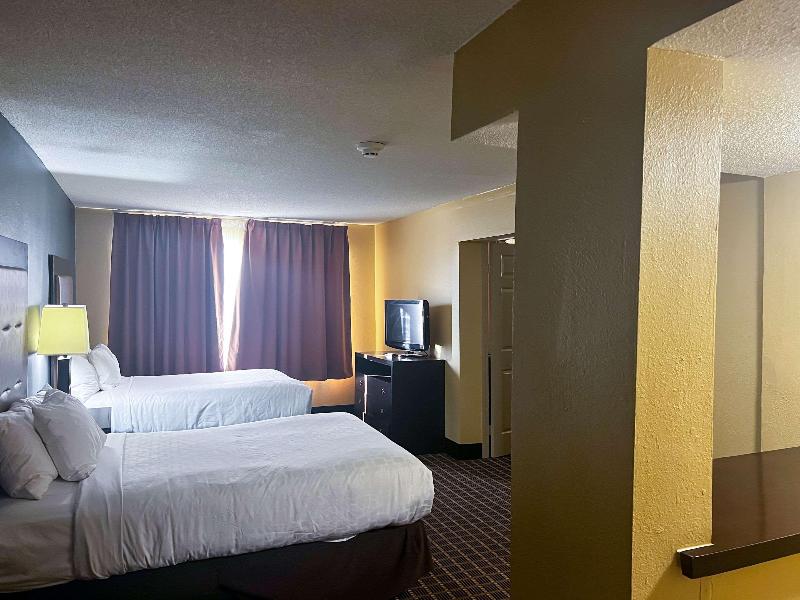 Days Inn by Wyndham Muskegon - photo 22