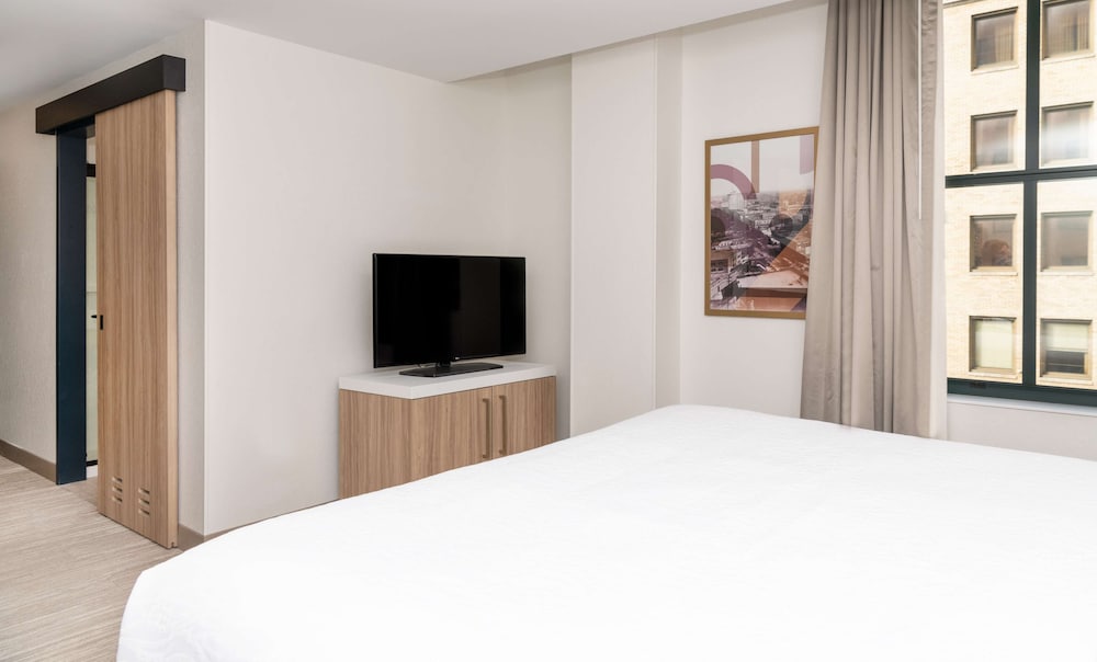 Hilton Garden Inn Flint Downtown - photo 16