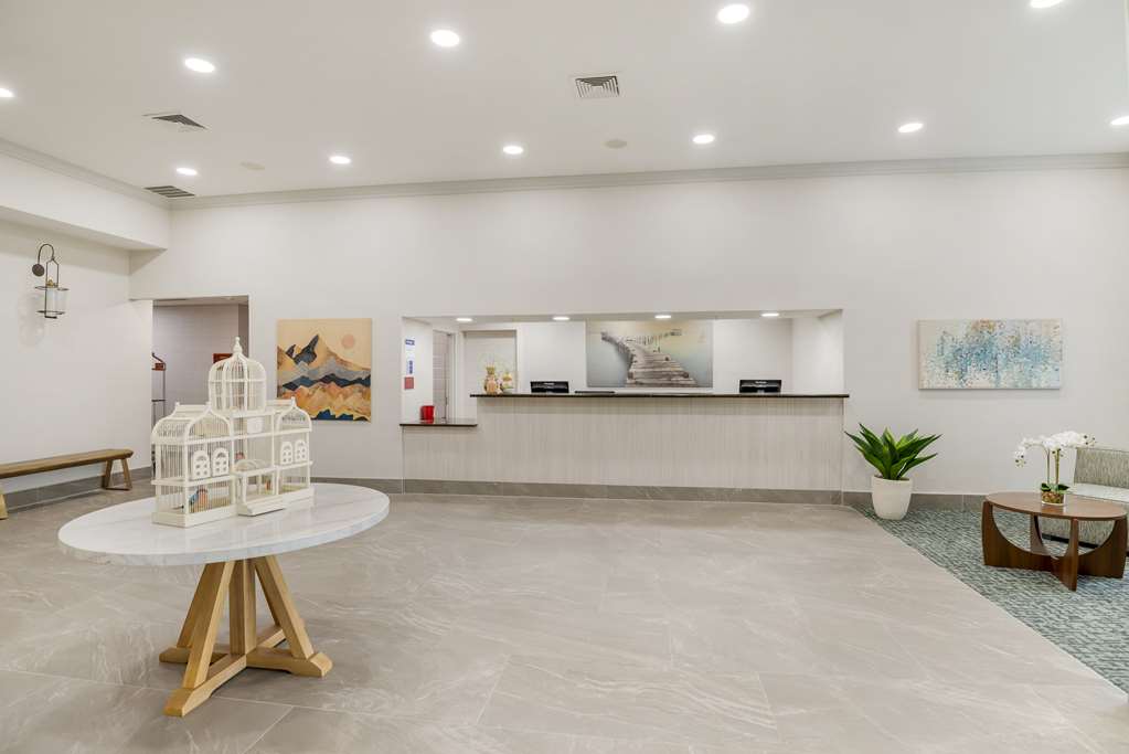 Best Western Plus Crossroads Inn & Suites - photo 2