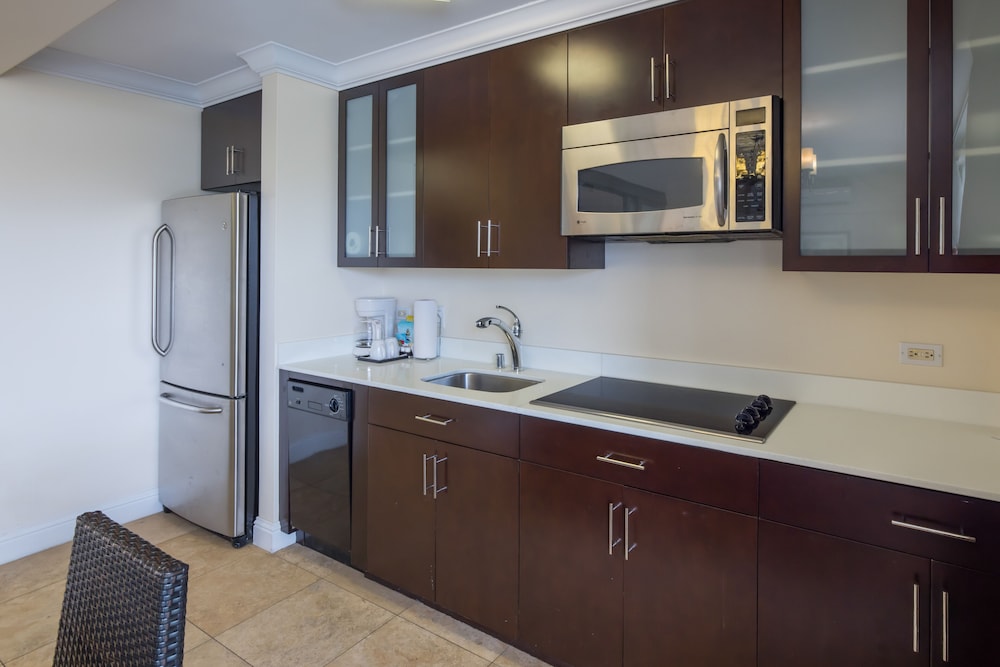 Regency on Beachwalk Waikiki by OUTRIGGER - photo 28