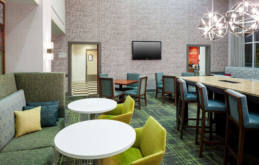 Hampton Inn & Suites Mobile I 65@ Airport Blvd - photo 2