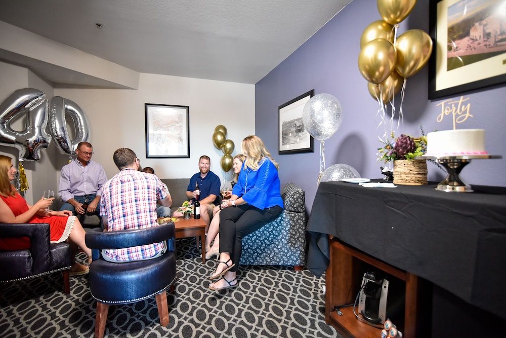 The Bluemont Hotel - photo 19