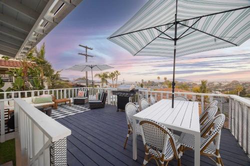 Sunset Balcony Views 1 Mile to Beach 7 Beds — 4-Star Luxury Hotel in San Diego, United States