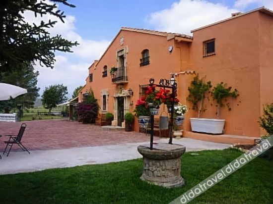 Hotel Mas El Cuquello — 4-Star Luxury Hotel in Culla, Spain