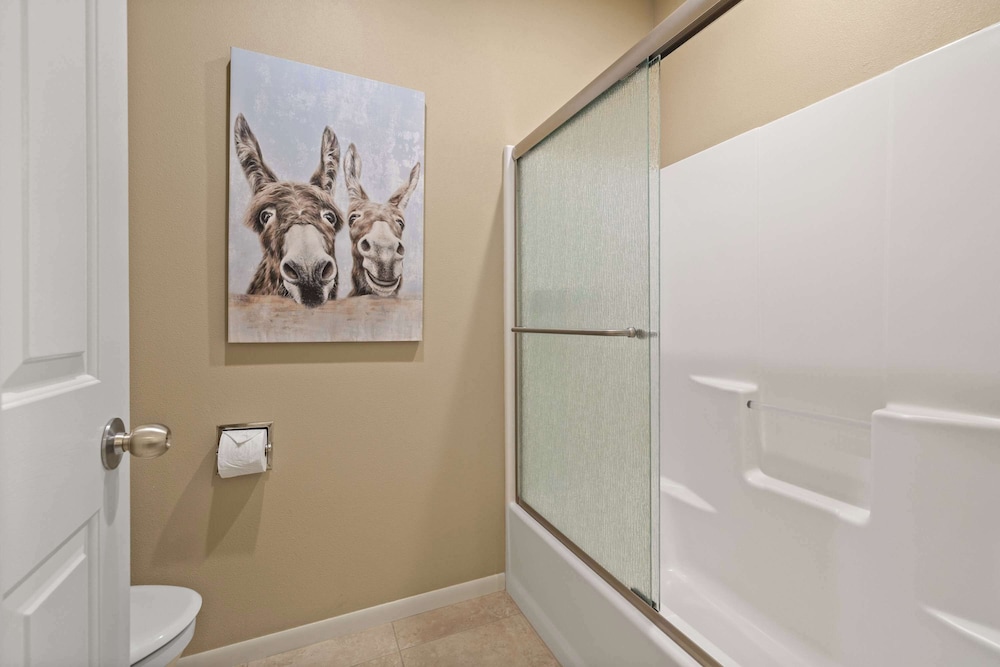 Riverview Retreat Picturesque 2 BDR in Resort - photo 19