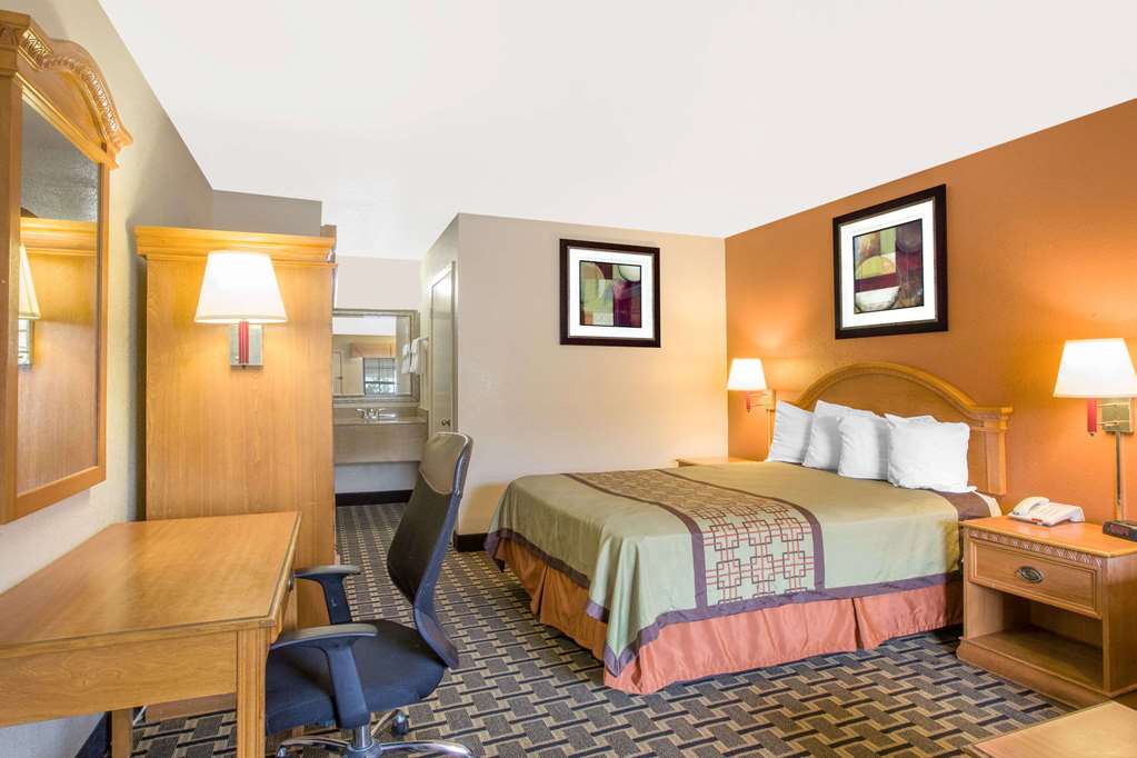 Days Inn by Wyndham Monroe LA - photo 18