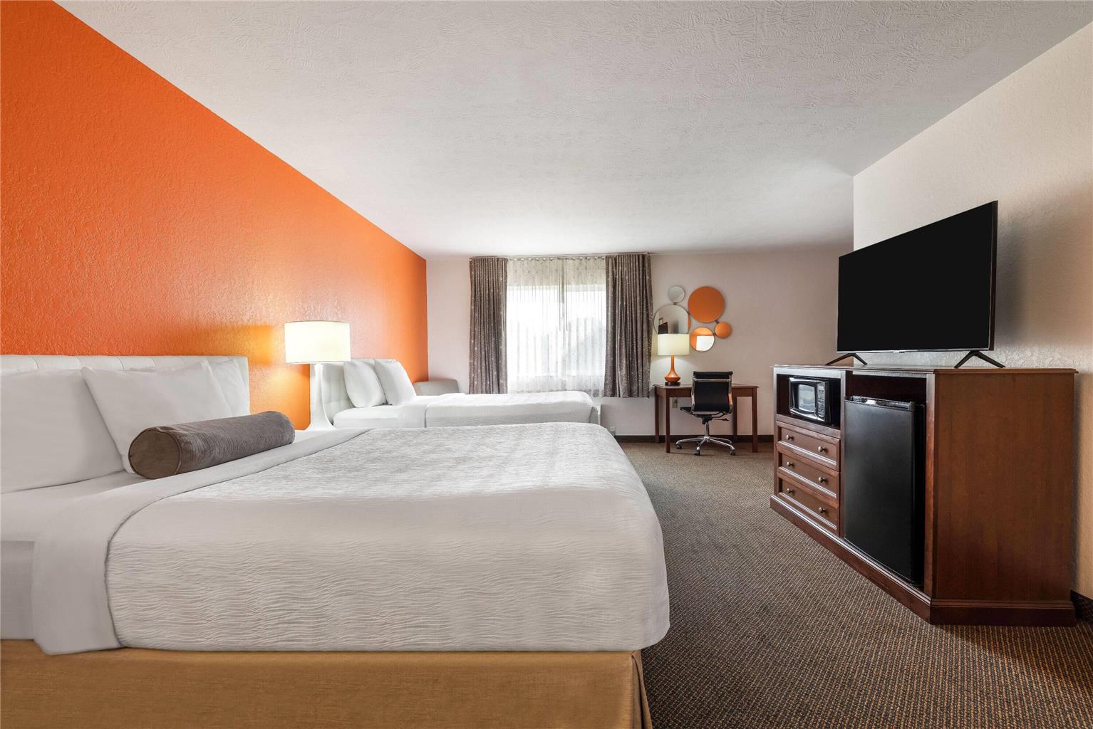 Howard Johnson Hotel & Suites by Wyndham Oacoma - photo 28